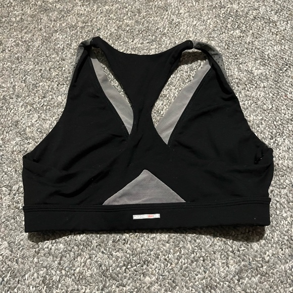 Sports bra size S - Picture 2 of 4